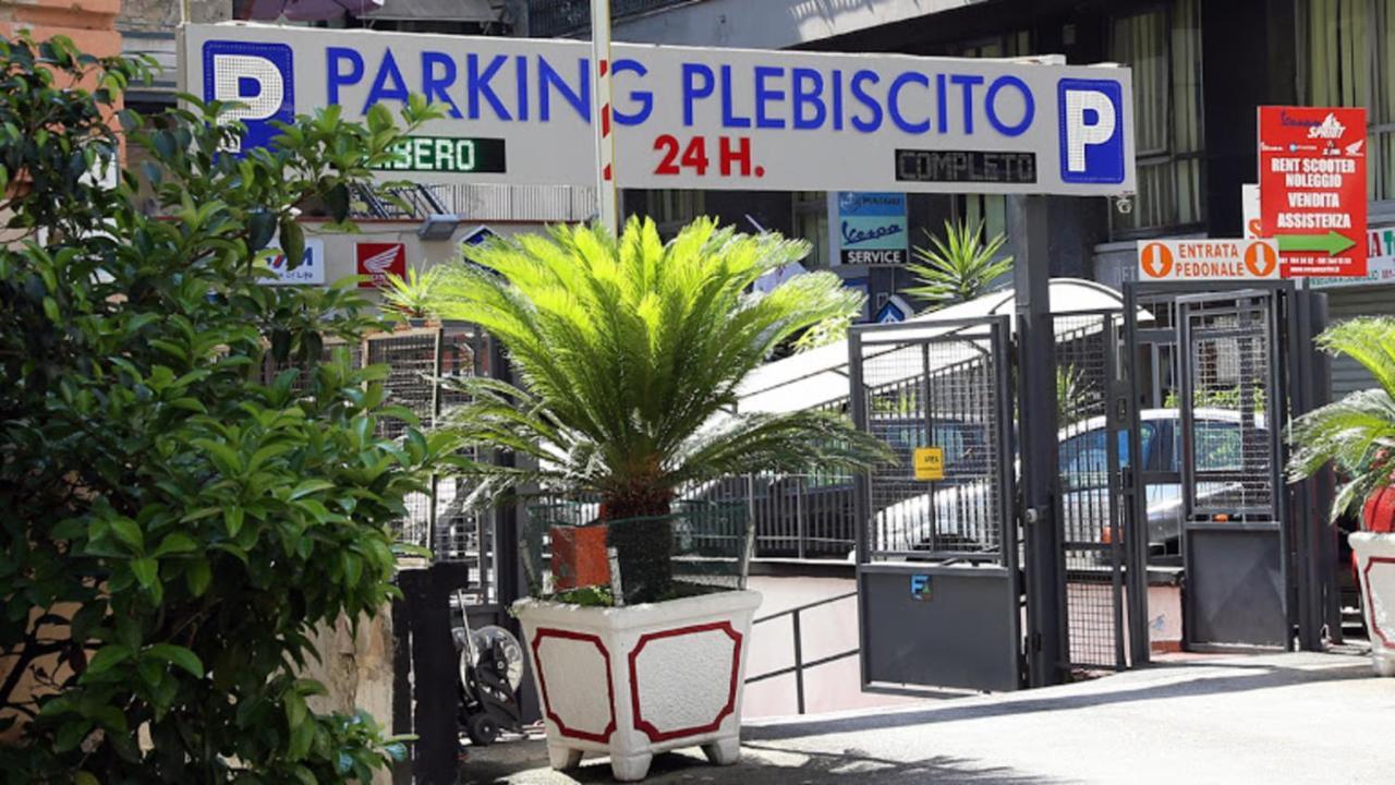 Residenza Plebliscito Apartment Napoli Bagian luar foto